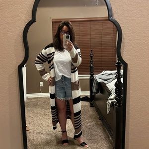 Davi and Dani Duster Cardigan Size M